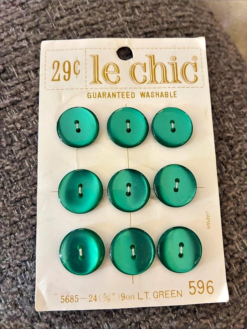 Le Chic Vintage Le Chic Green Buttons 5685-24 Vintage Green Buttons 5685-24